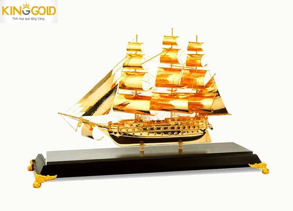 Cửa Hàng Bán Tượng thuyền buồm mạ vàng để bàn uy tín